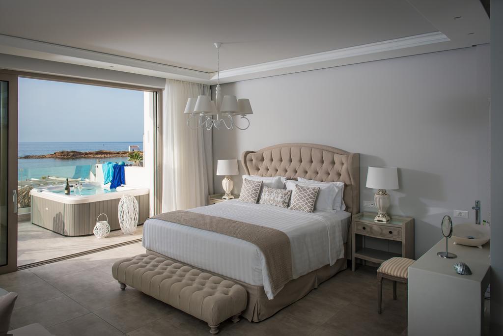 Drossia Palms Hotel And Nisos Beach Suites Malia Oda fotoğraf