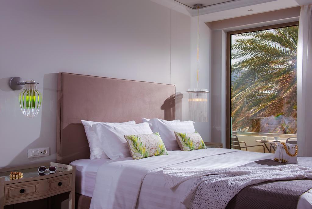 Drossia Palms Hotel And Nisos Beach Suites Malia Oda fotoğraf
