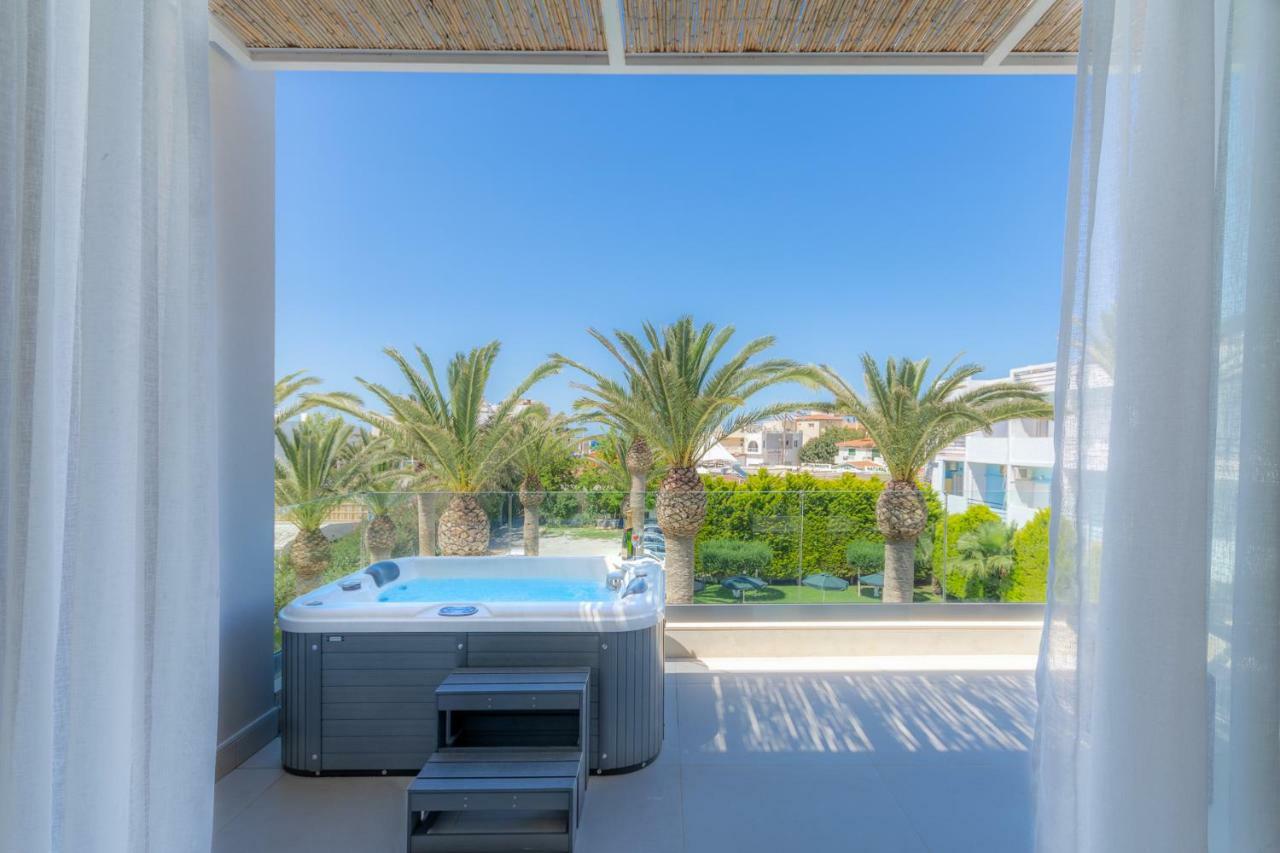 Drossia Palms Hotel And Nisos Beach Suites Malia Oda fotoğraf